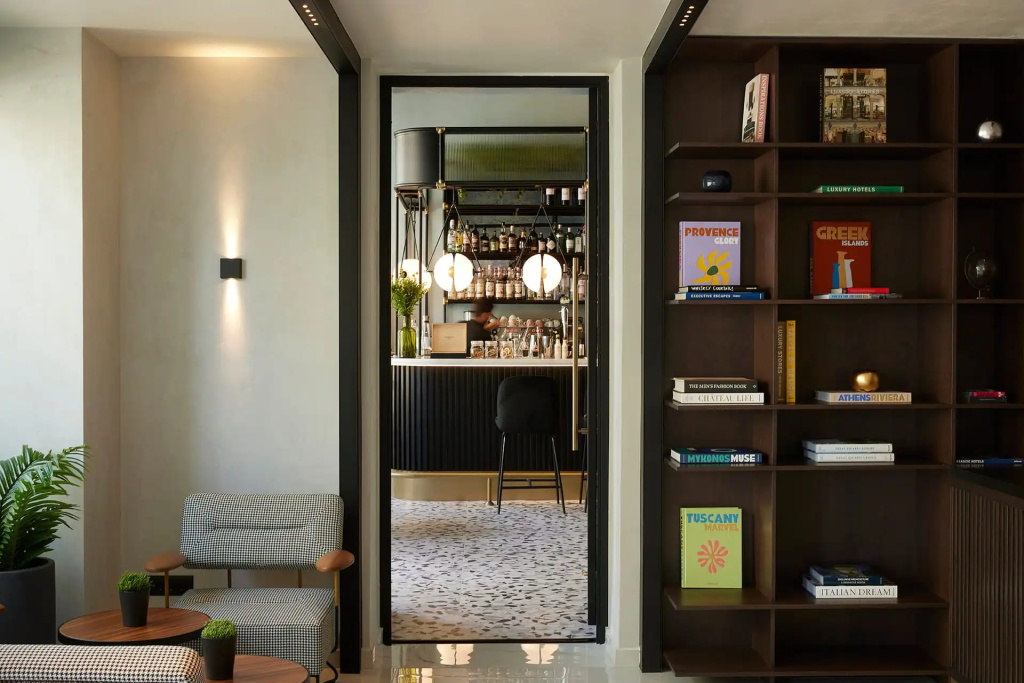 Lobby & Reception