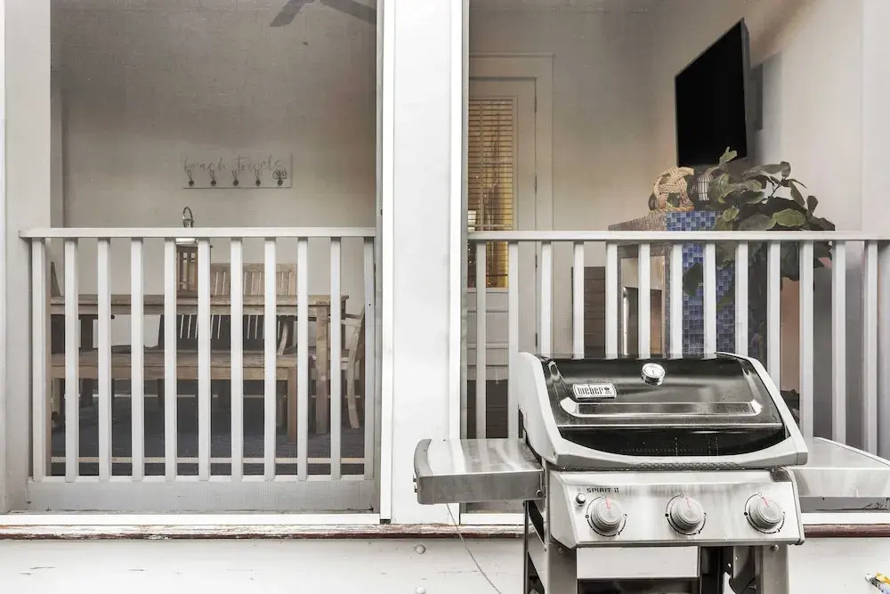 Seagrove Gardens Mins to the Beach, Santa Rosa Retreat w/ A+ Design
