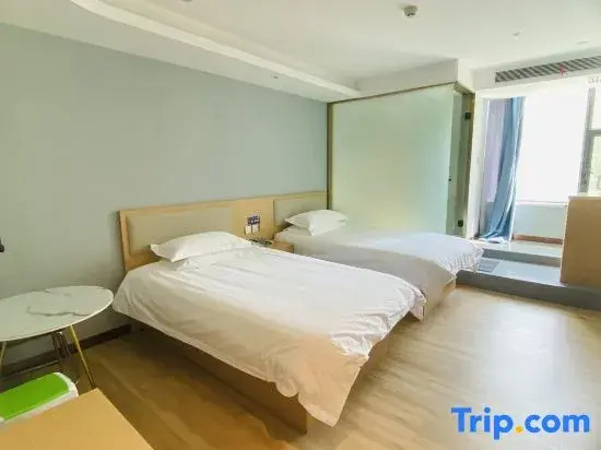 Madrigal hotel 66