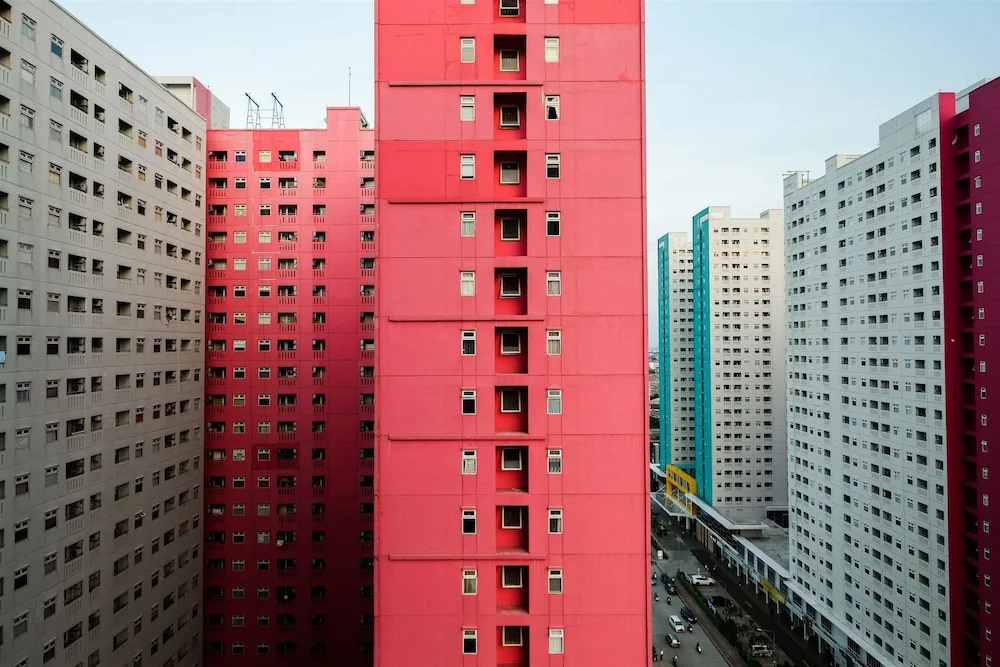 Comfortable 2BR Green Pramuka Apartment