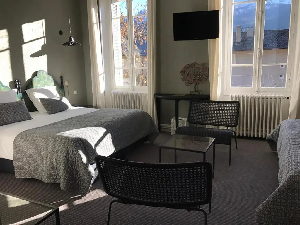 Standard Triple room