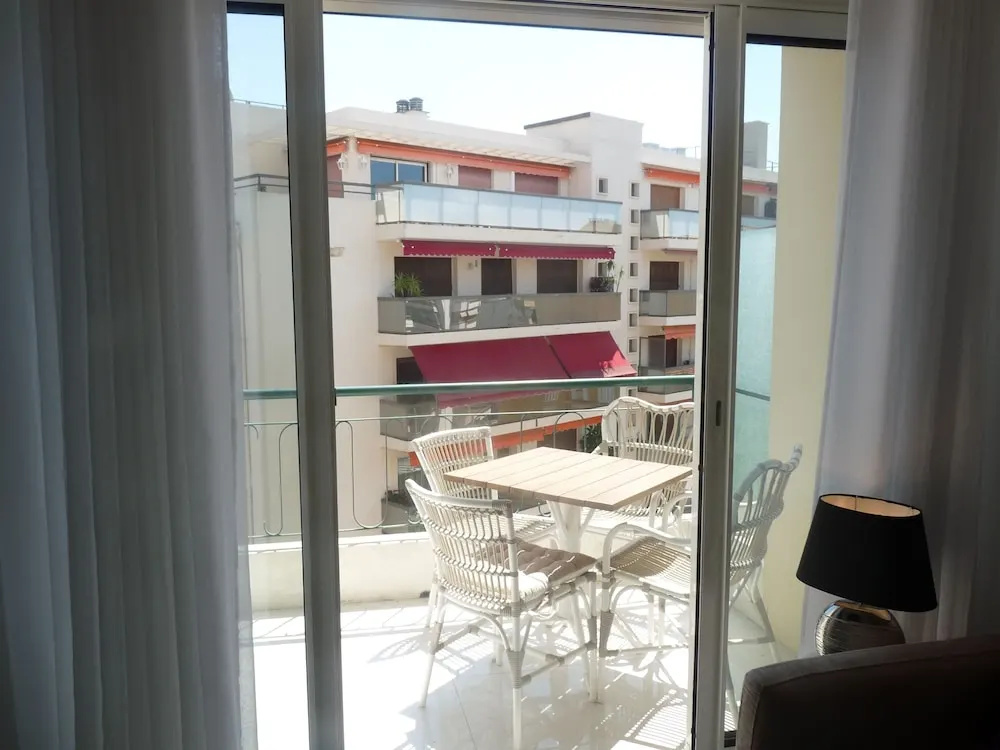 Balcony & Terrace