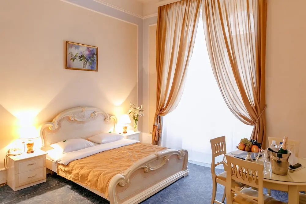 Standard Double room with balcony (full double bed)