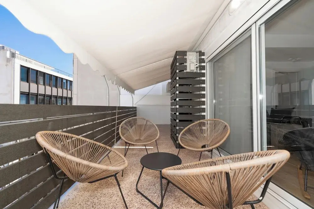 Stylish 1-Bedroom in the center, 4mins walk to Syntagma Square