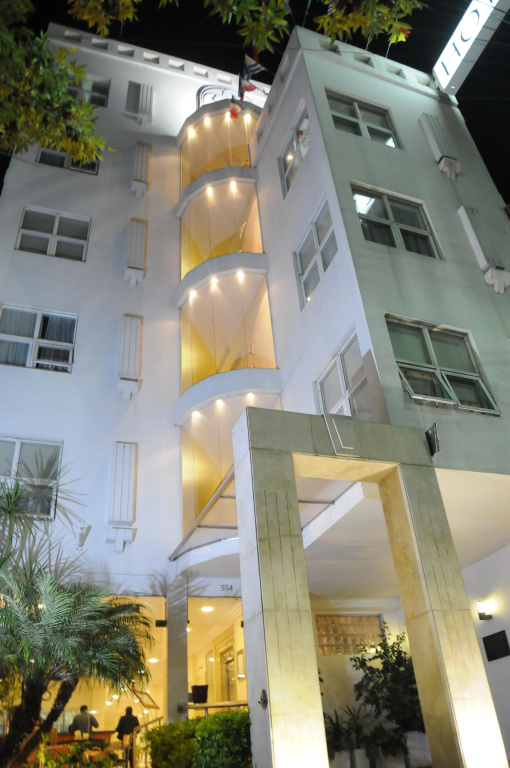 Parra Hotel Suites