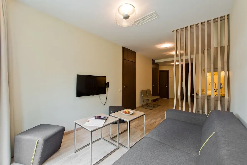 Трёхместные апартаменты Deluxe в Апарт-отель Amberton Green Паланга