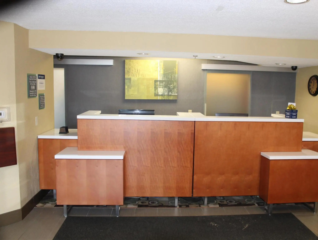 Lobby & Reception