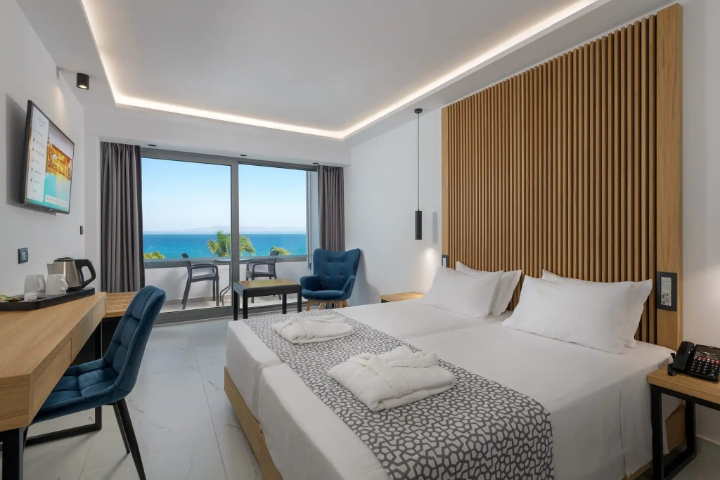 Superior Triple room with sea view