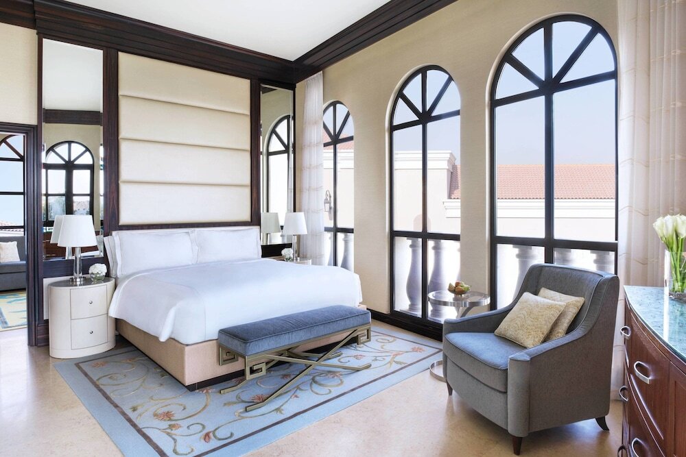 The Ritz-Carlton Abu Dhabi, Grand Canal