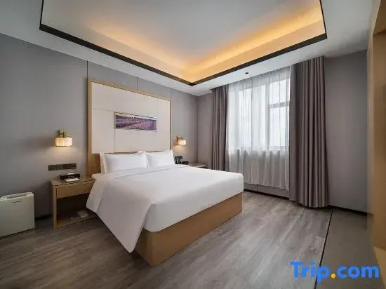 Comfort Double room with city view (full double bed)