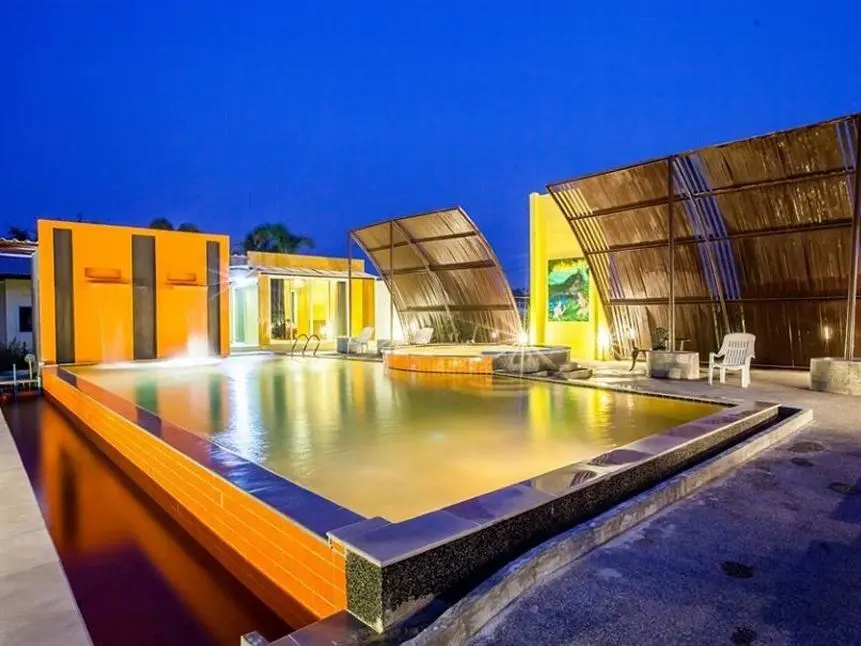 Full House Resort - Général