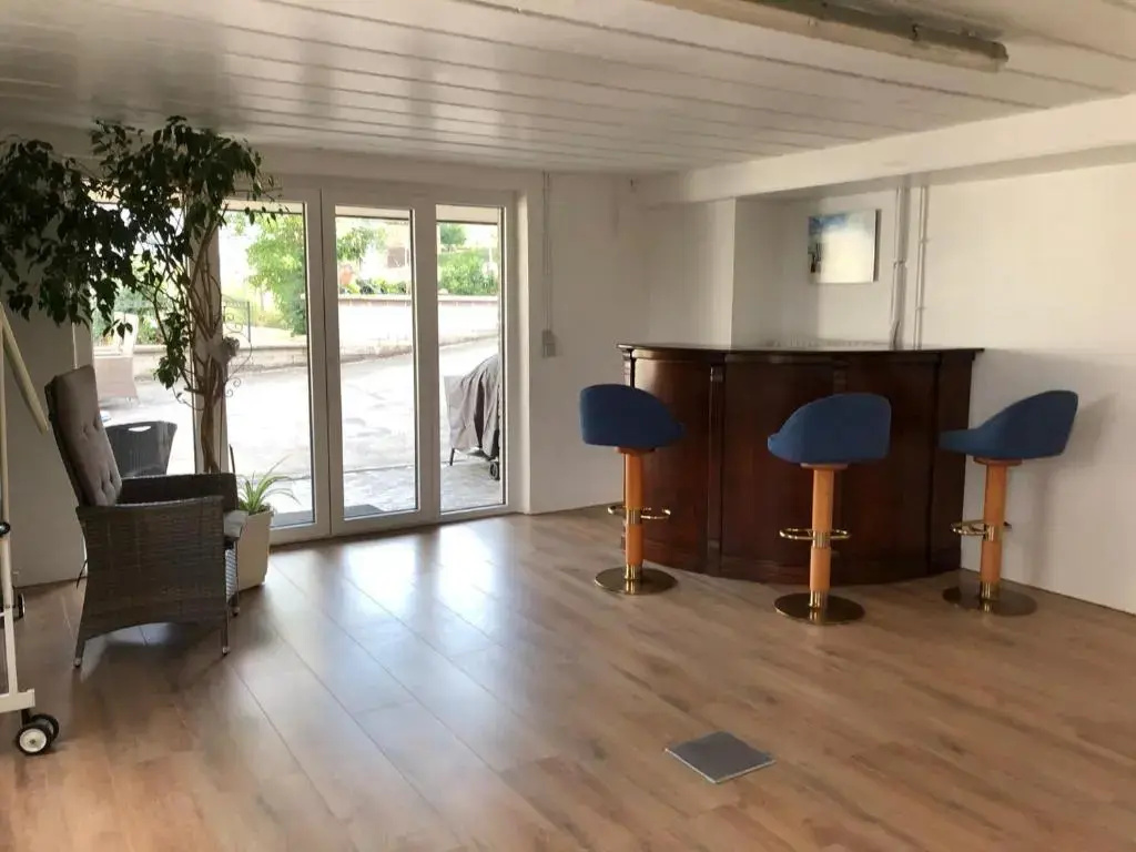 Lobby & Reception