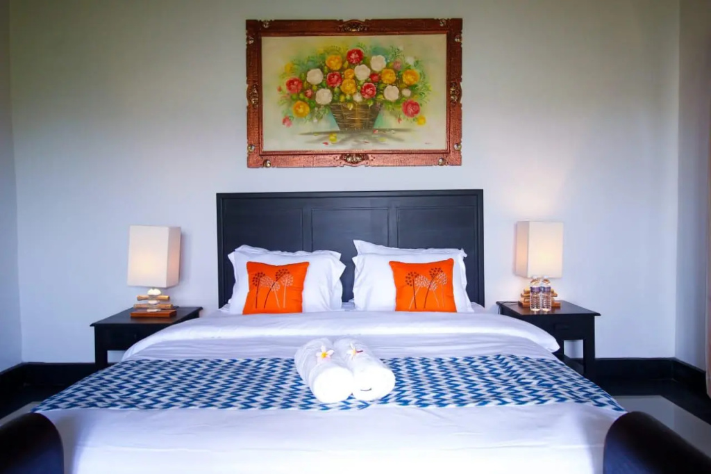 2 Bedrooms Villa