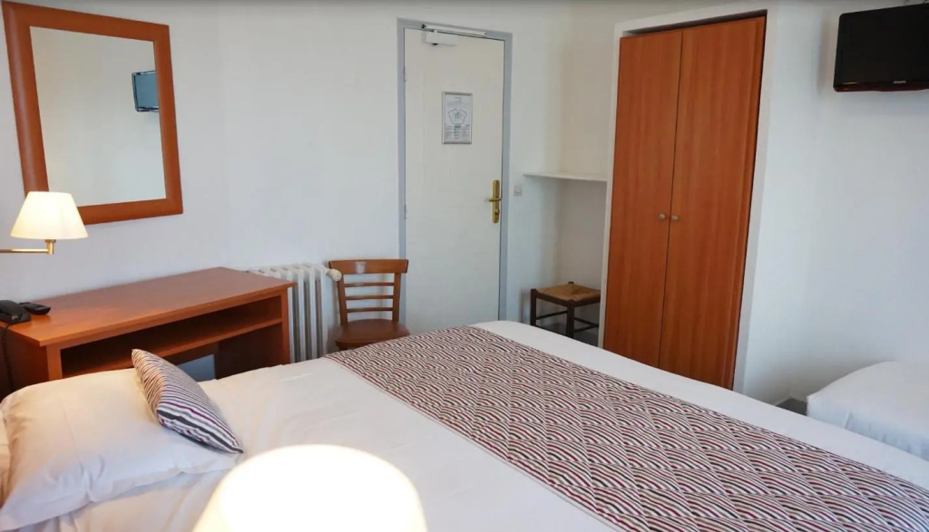 Superior Double room (full double bed)