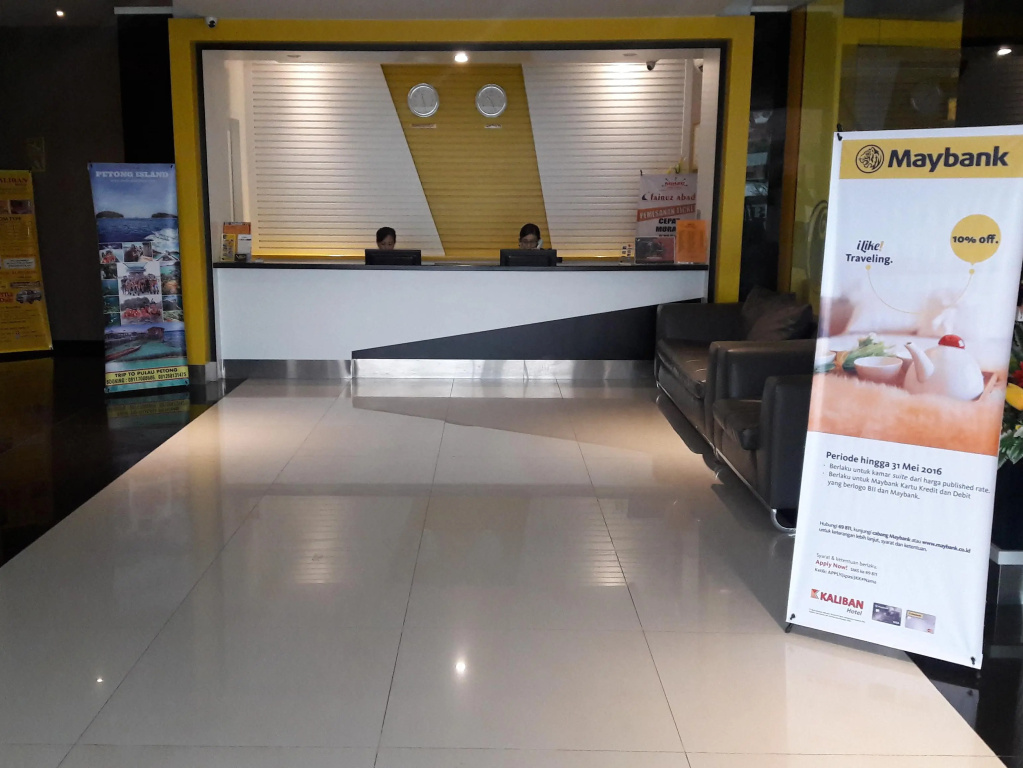 Lobby & Reception