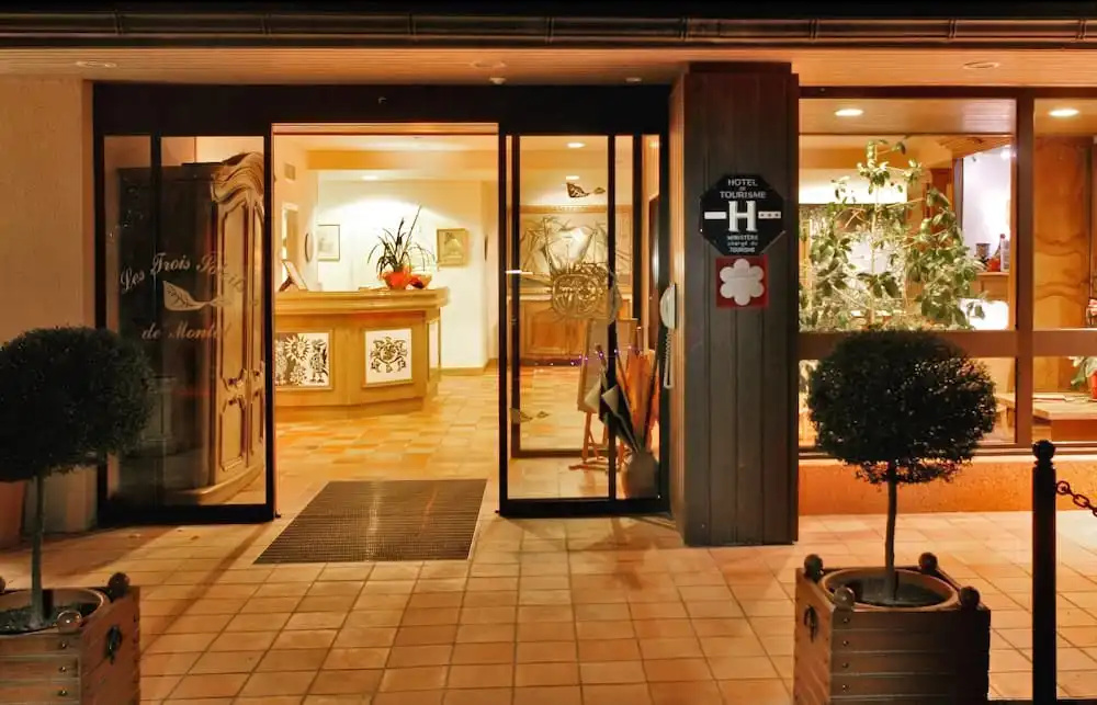 Lobby & Reception