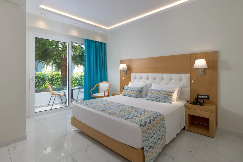 Standard room with view
