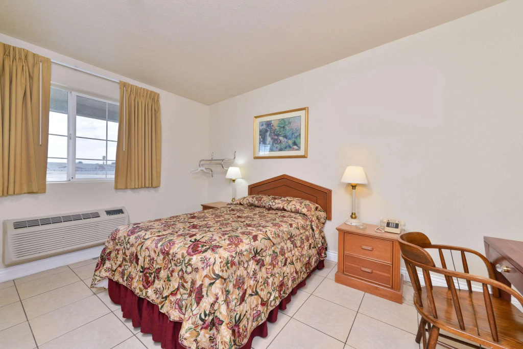 Rodeway Inn - фото 35