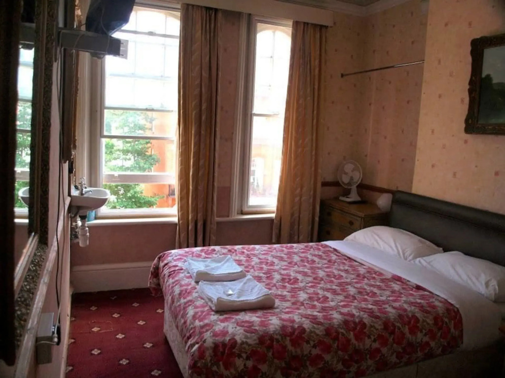 Oakley Hotel by null