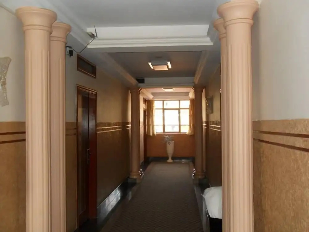 Crown Jakiba Hotel - Général