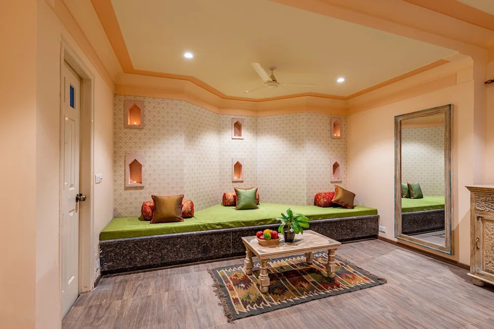 Lobby & Reception