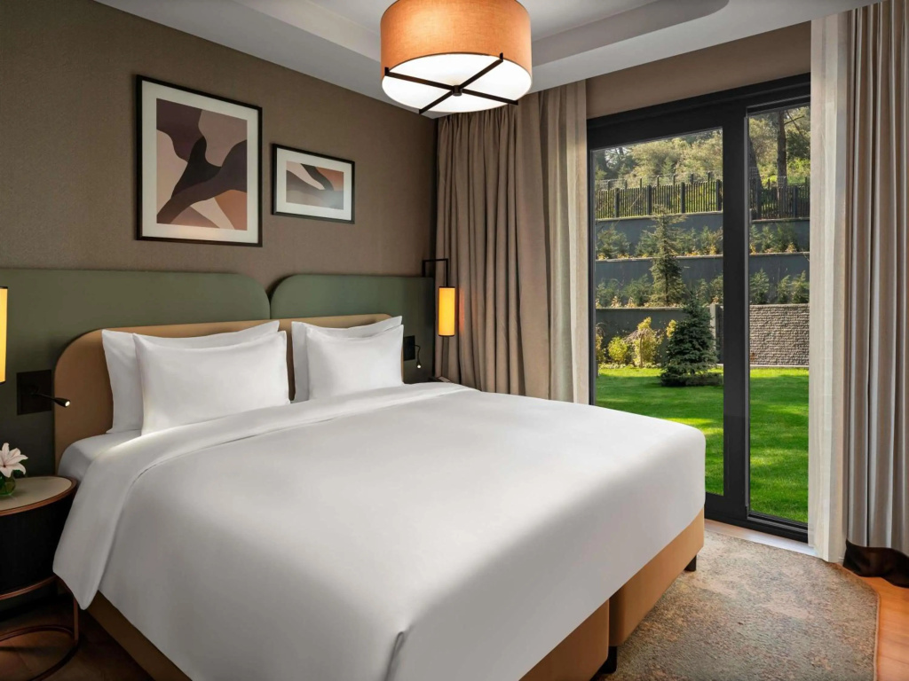 Отель Mövenpick Living Istanbul Saklivadi в Стамбуле