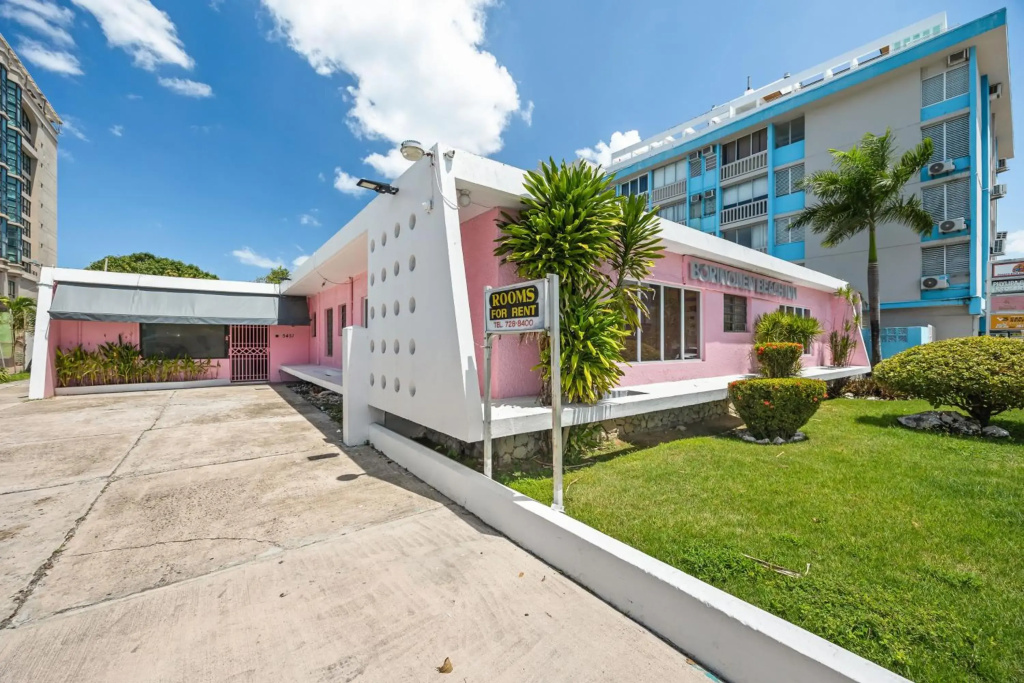Borinquen Beach Inn