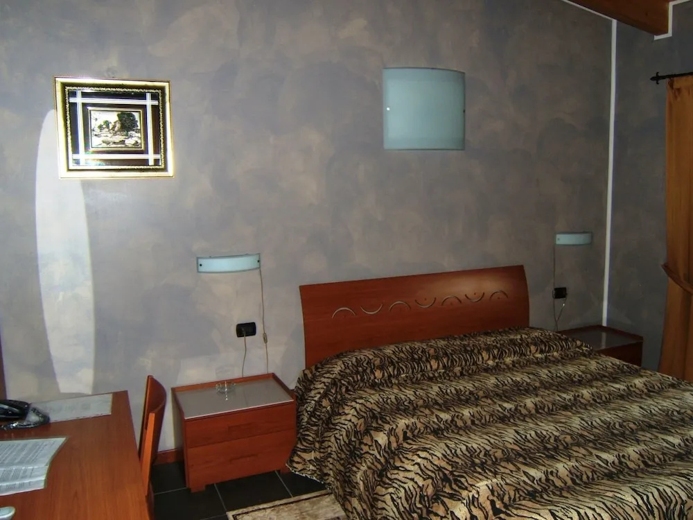 Standard Double room with balcony (full double bed)