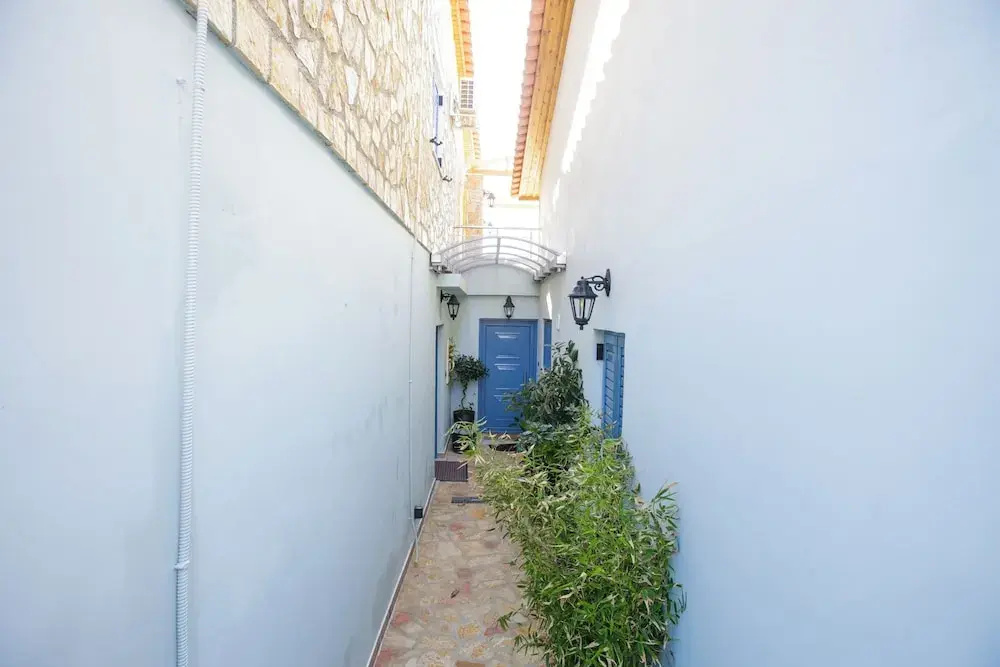 Maritinas Stone House & Apartment On The Beach