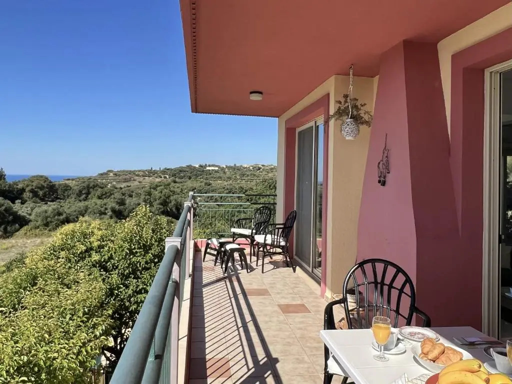 3 Bedrooms Villa