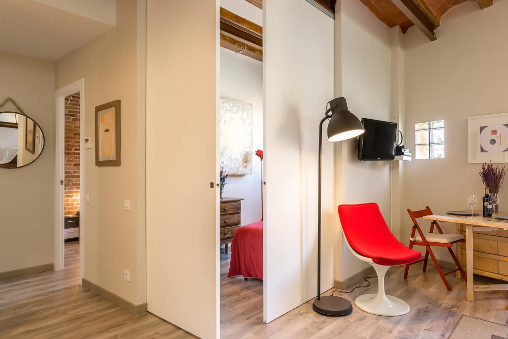 1 Bedroom Vintage Suite With Balcony, 2Nd Floor - Hoa 42158