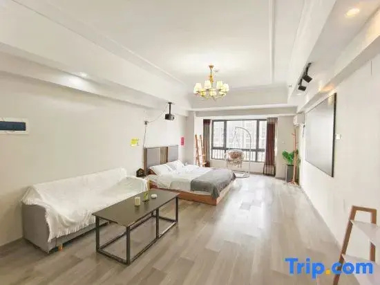 Deluxe Double room (full double bed)