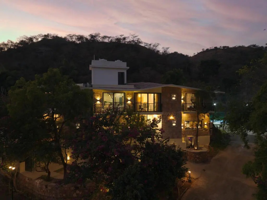 SaffronStays Grand Pavilion