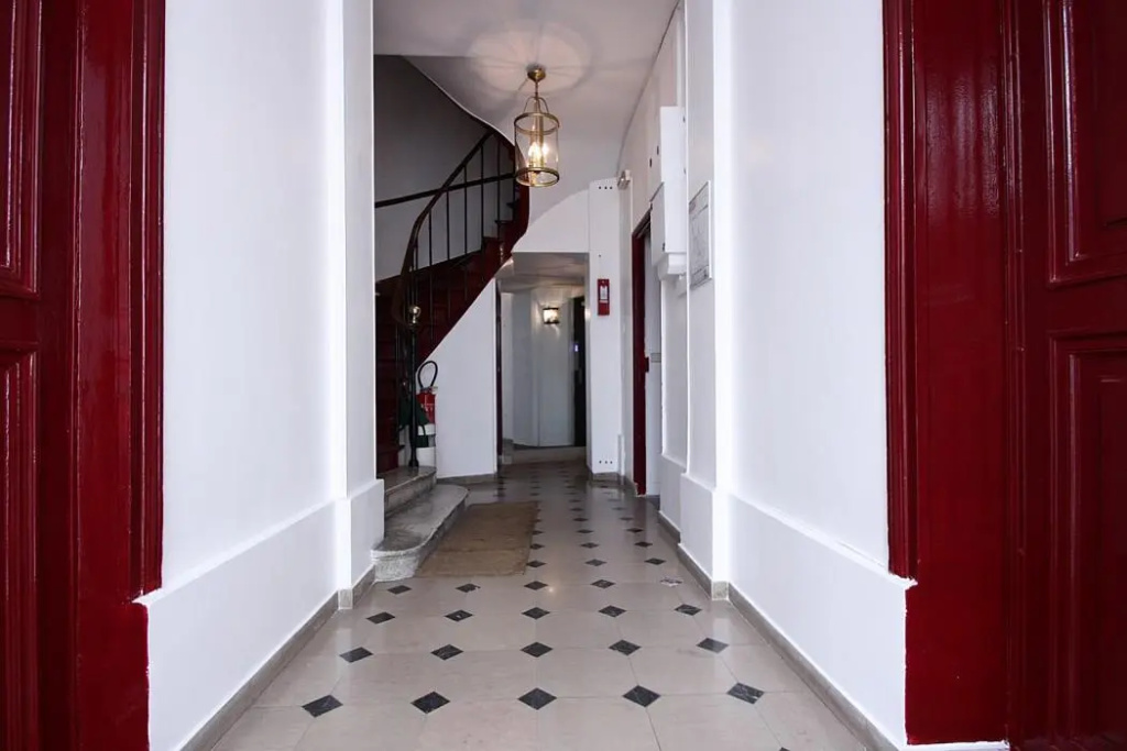 Lobby & Reception