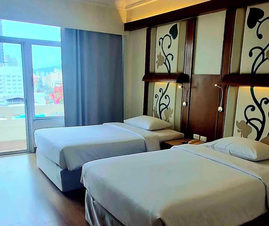 Deluxe Double room with balcony (full double bed)