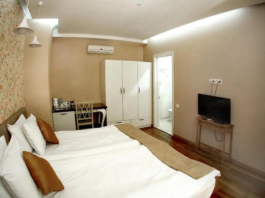 Superior Double room (full double bed)