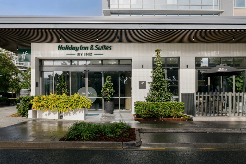Holiday Inn & Suites Sunshine Coast by IHG
