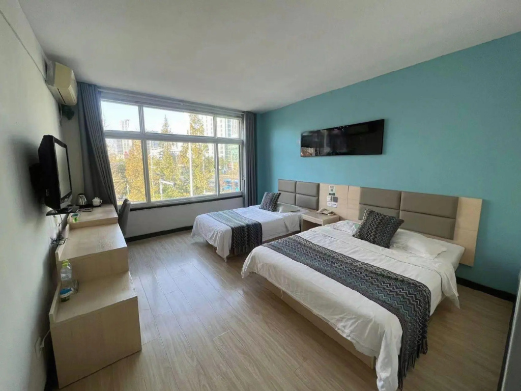 Отель Super 8 Hotel Qingdao Golden Beach Changjiang Road в Циндао