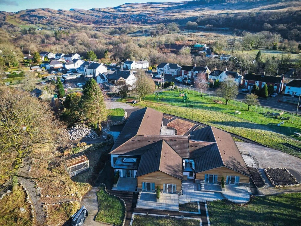 Suite 5 - Sleeping Giant Hotel - PEN Y CAE Inn
