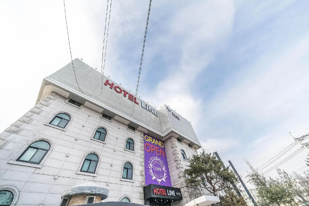 Line Hotel