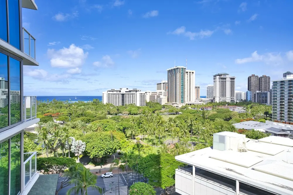 Real Select Vacations at The Ritz-Carlton Residences, Waikiki Beach