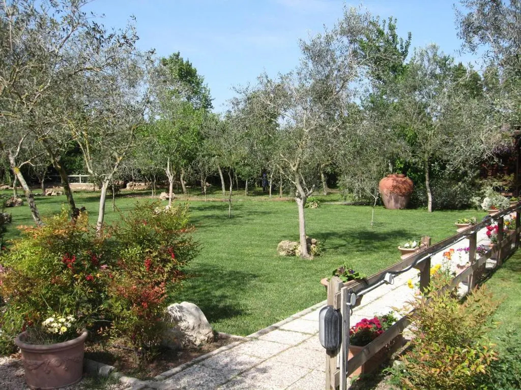 1 Bedroom Apartment with garden view