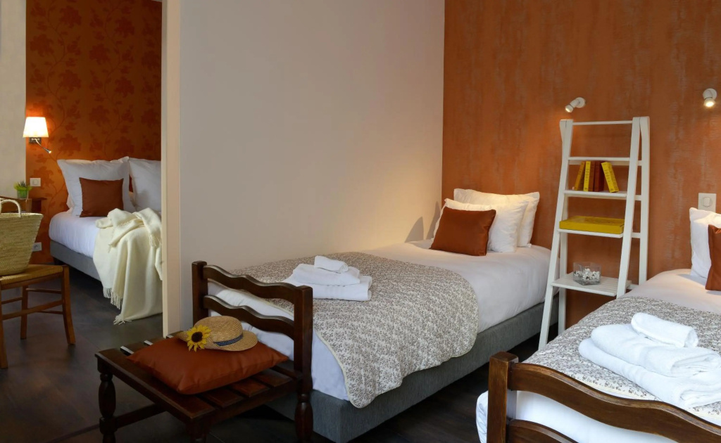 Logis Hotel Restaurant Les 3 Rois — 5