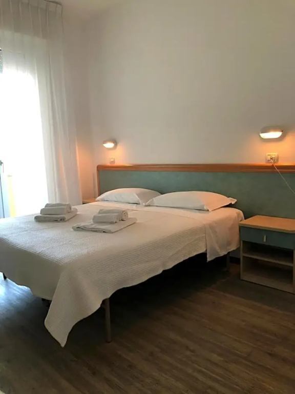 Standard Double room with sea view (full double bed)