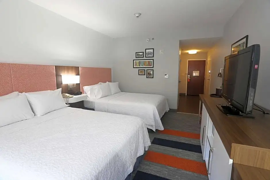 Standard Quadruple room with water view