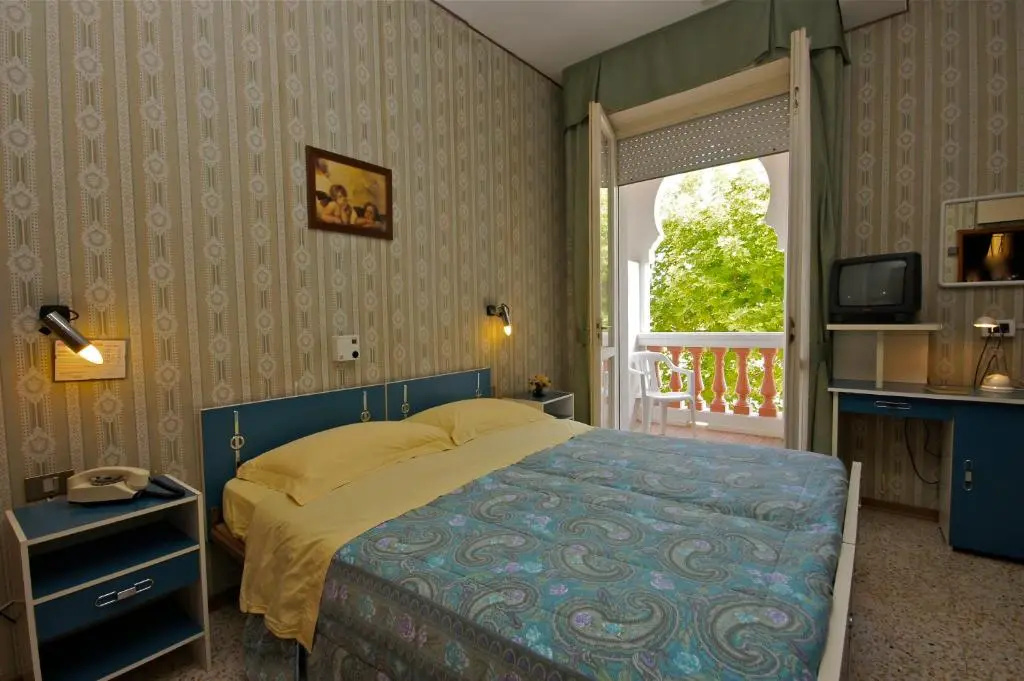 Economy Triple room