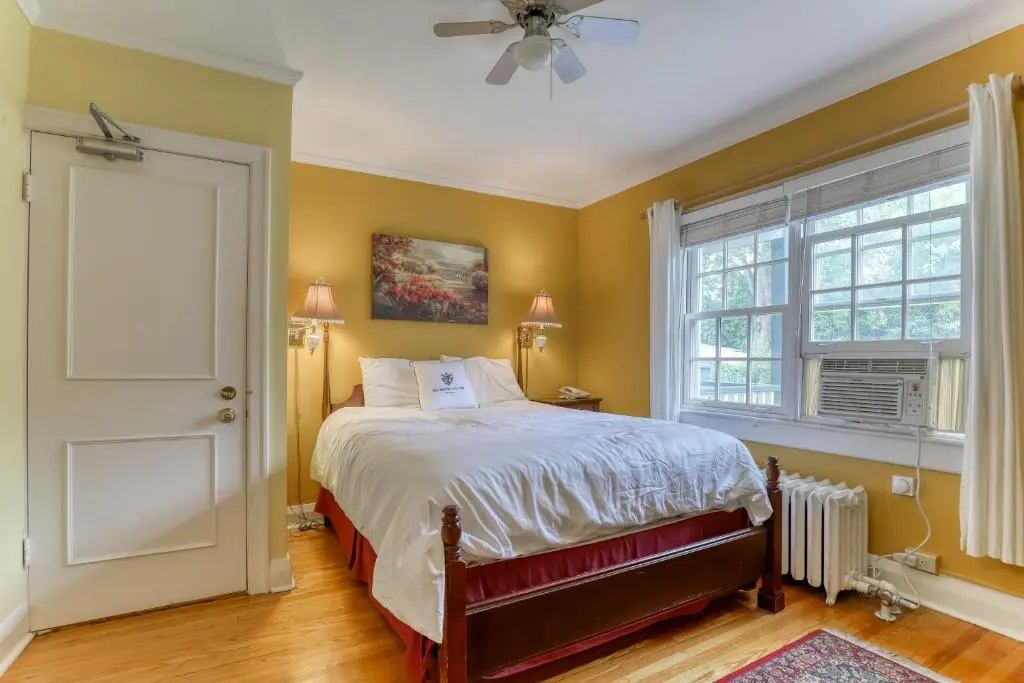 Double Cottage (full double bed)