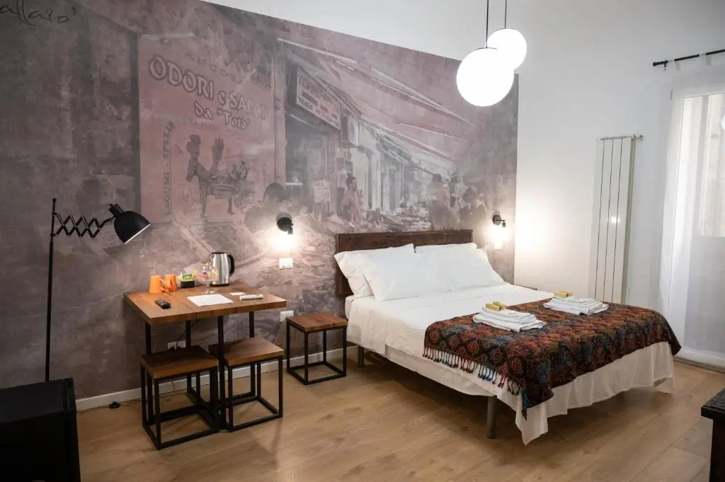 Deluxe Double room (full double bed)
