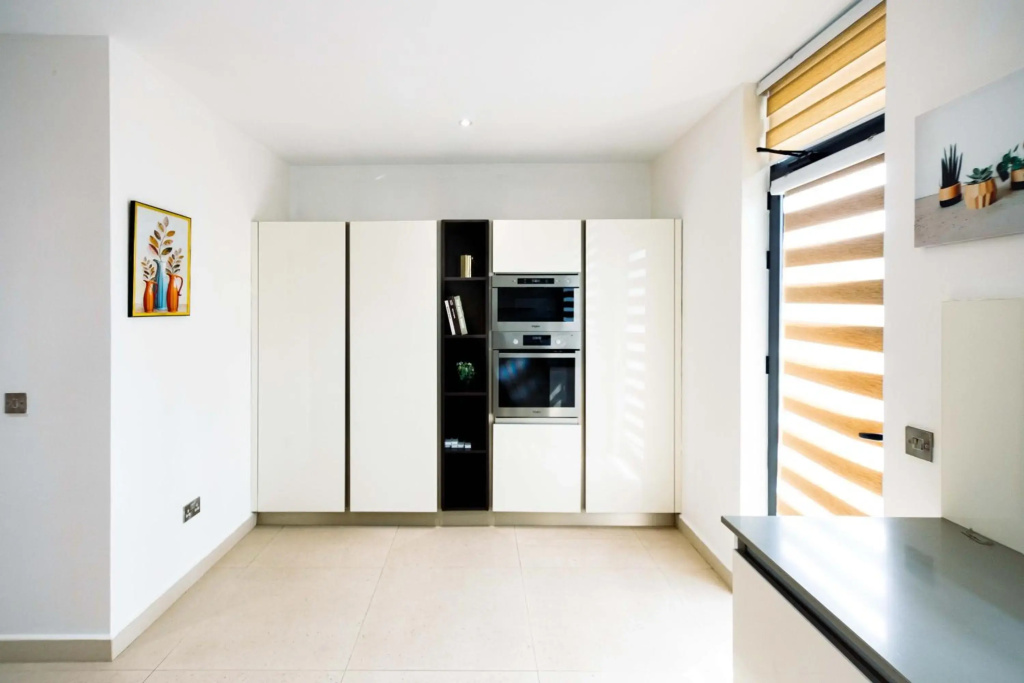Incredible 3 Bedroom Apartment Space Available