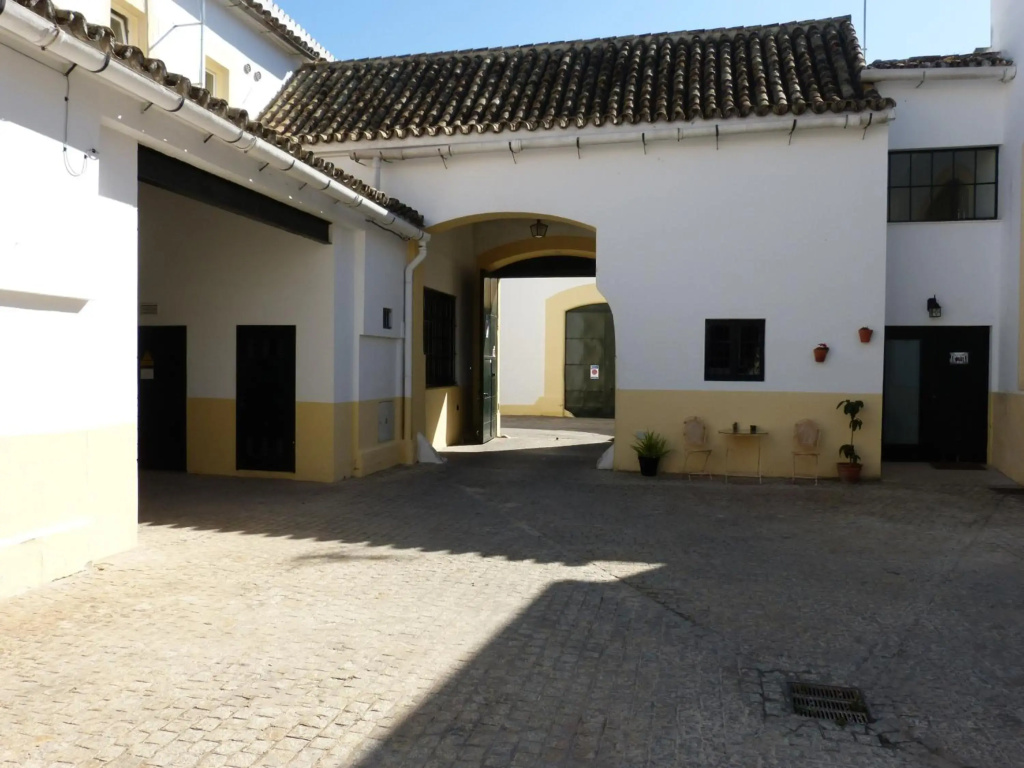 Cream Loft. Siente Jerez. Parking+Wifi+Netflix